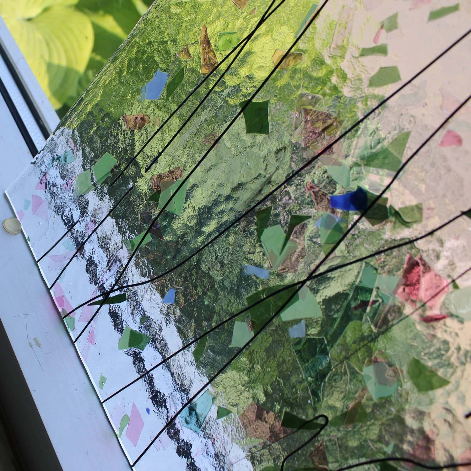 Bullseye Blue, Green, Aqua And Pink On Clear Fracture-Streamer - 90 COE 4 Bullseye Blue, Green, Aqua And Pink On Clear Fracture-Streamer - 90 COE - Image 4